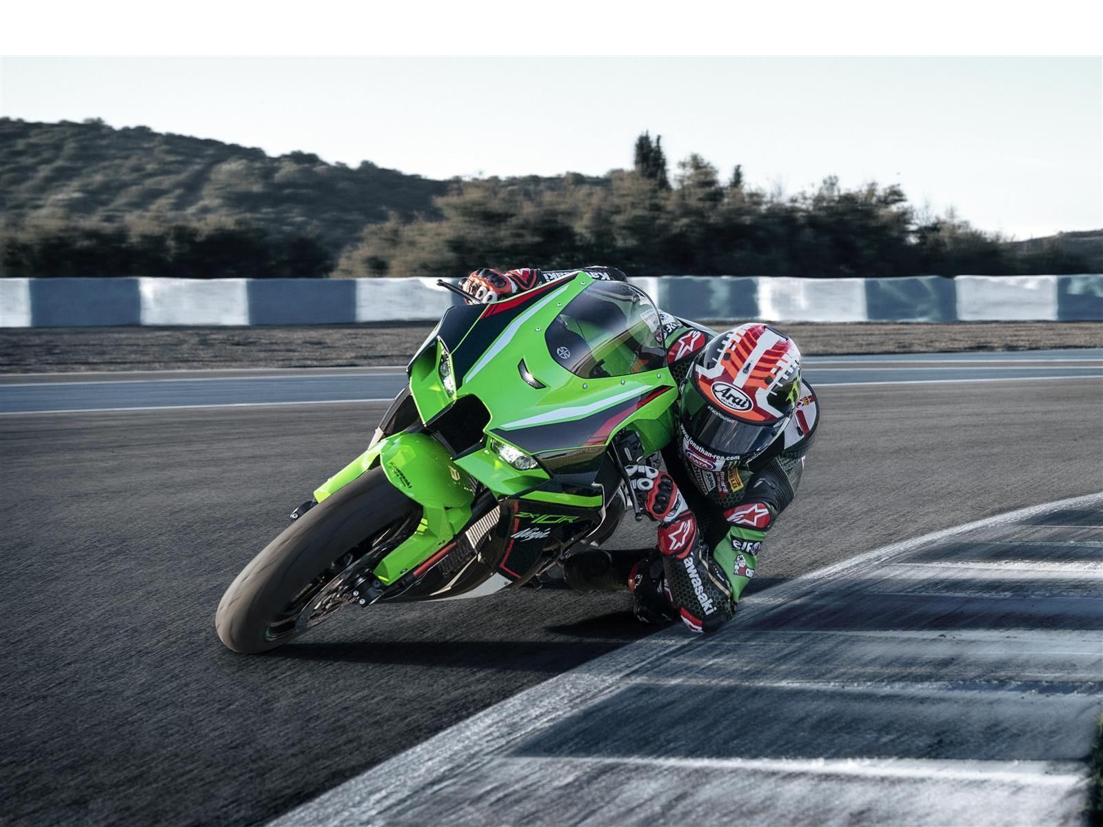 Мотоцикл KAWASAKI NINJA ZX-10R - Lime Green/Ebony/Pearl Blizzard White '2024